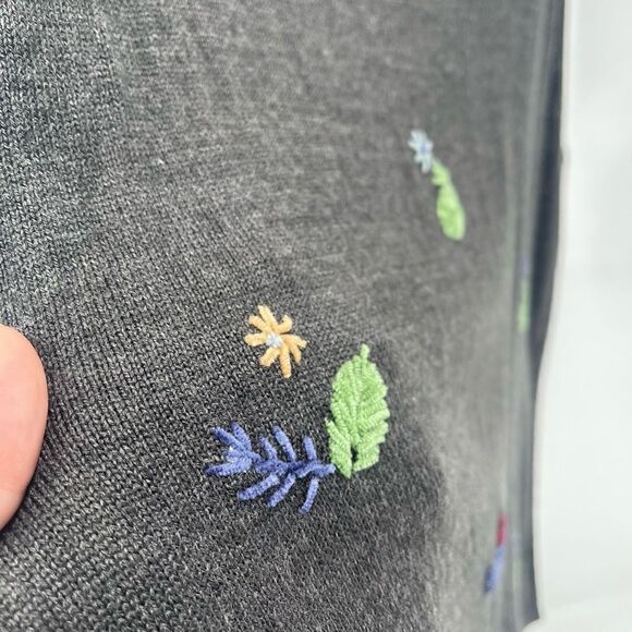 Studio Works Womens Tank Shirt Top Multicolor Floral Embroidered Acrylic Gray 2X - Picture 7 of 10